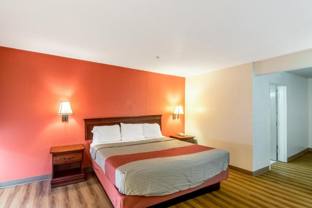 King Room - Smoking interior